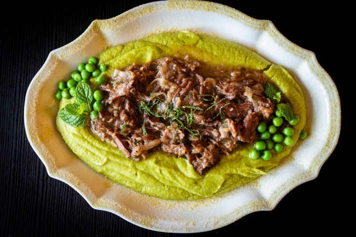 Rabo de boi com puré de ervilhas