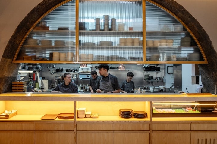O restaurante está também aberto ao almoço com outro conceito, mais focado na comida da América do Sul