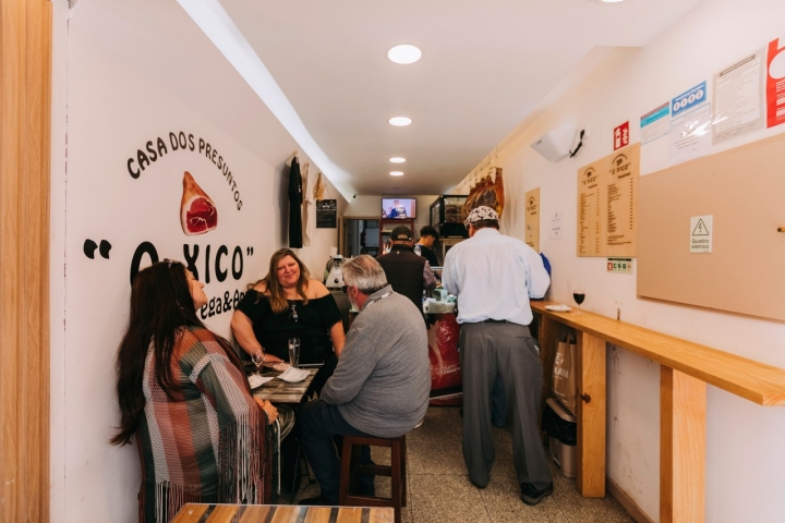 Uma tasca pequenina e acolhedora: a Casa dos Presuntos “Xico”