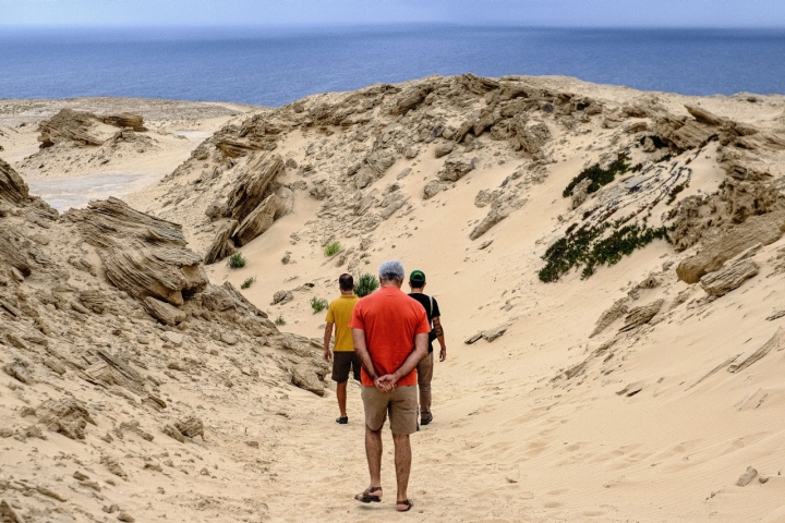 Caminhas pela Fonte da Areia é como andar num pequeno deserto