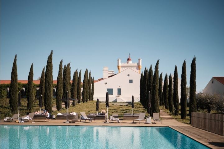 A herdade de Monforte conta com um pequeno hotel cinco estrelas (foto©Torre de Palma)