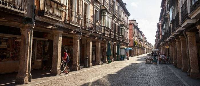 Calle Mayor en Alcalá de Henares / Flickr Víctor Gómez