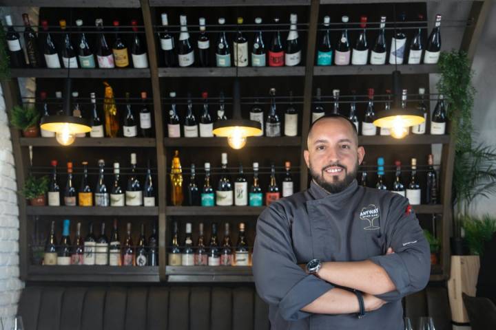 David Camino, propietario del 'Anyway Wine Bar' de Málaga.