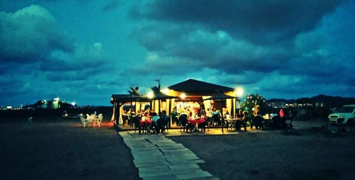 La tranquilidad se vive a pie de playa. Foto: cortesía Chiringutio Punta de Lomas.