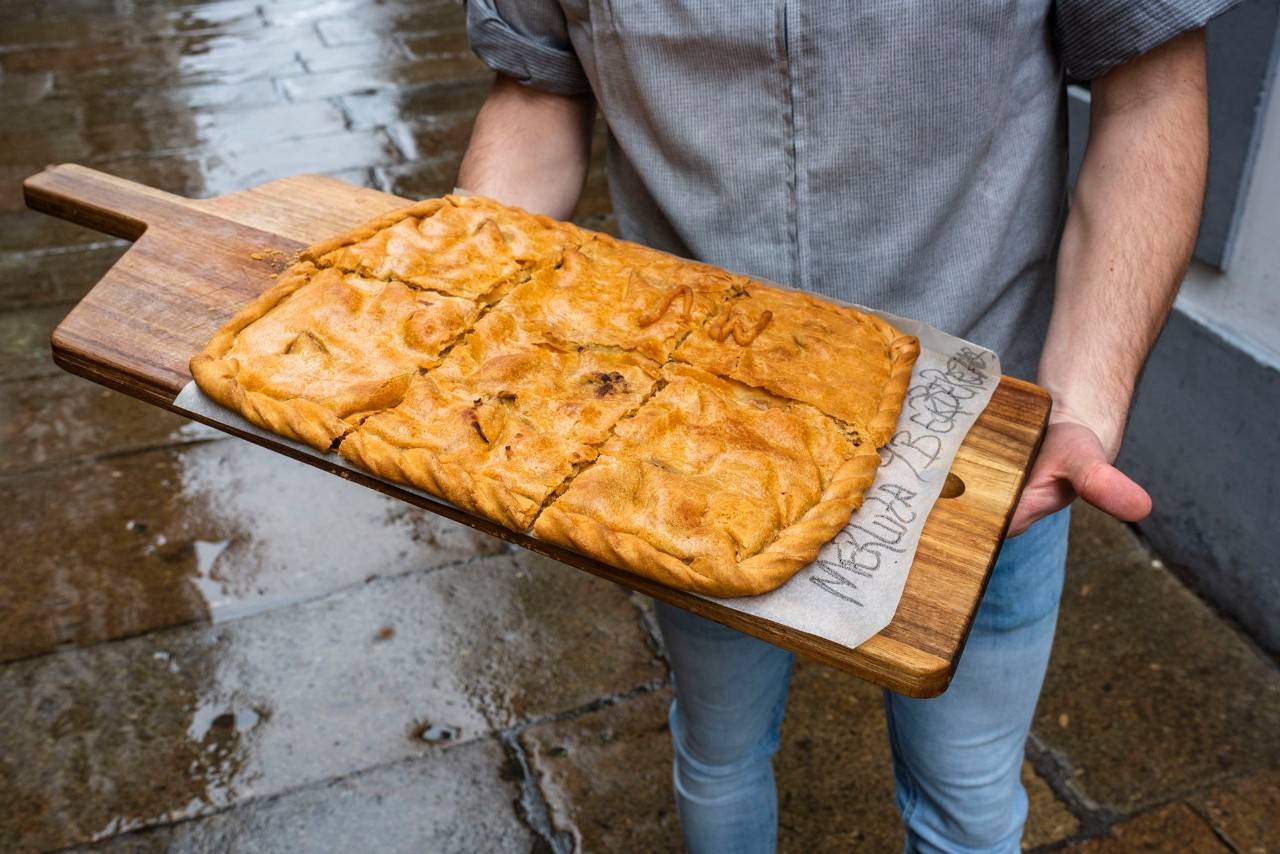 4 empanadas de Santiago que hay que probar 'coas mans'