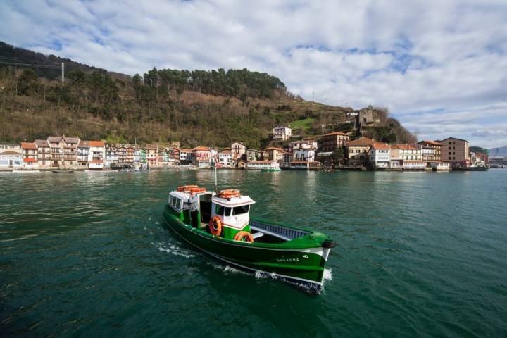 La pesca, en la bahía, sigue siendo un modo de vida.