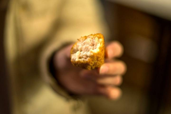 Tapas por Valladolid. El Corcho. Croquetas de jamón. Foto: Alfredo Cáliz.