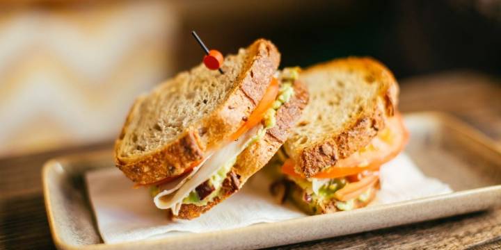 El sándwich de pata de cerdo con pan de campaña que todos piden.