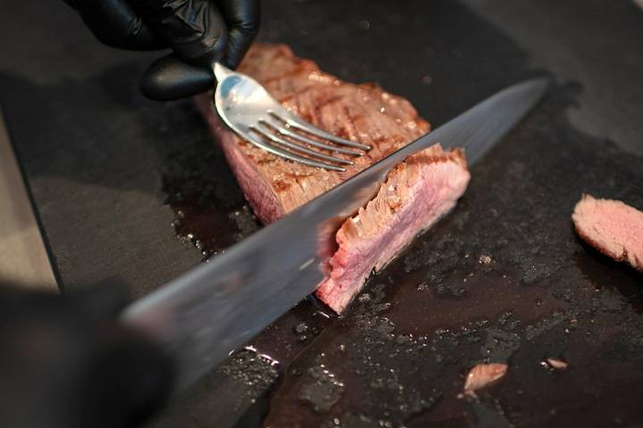 Trinchado de la carne por Héctor López