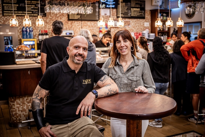 Iván Domínguez y Rocío Martínez, al frente de Mantequerías York.
