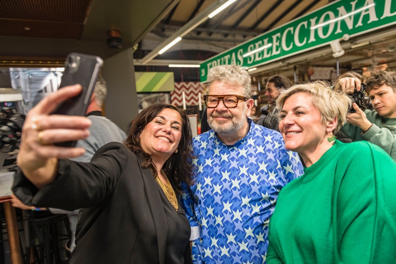 Alberto Chicote en El Puesto Guía Repsol del Mercado Vallehermoso.
