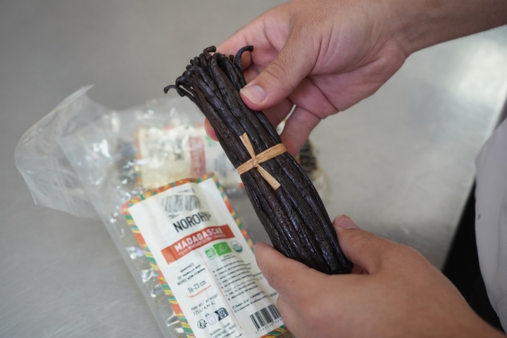 Para aportar sabor y aroma, no puede faltar la vainilla de Madagascar.