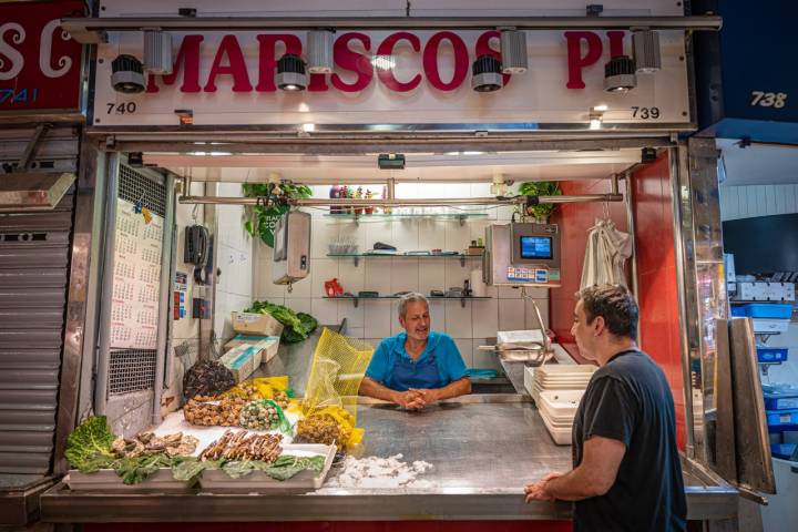 La Boqueria con Arnau Muñío (Barcelona) parada Mariscos Pi