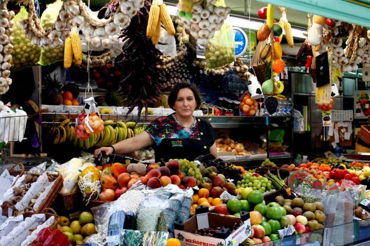 Nuria Valle lleva 14 años en el mercado.