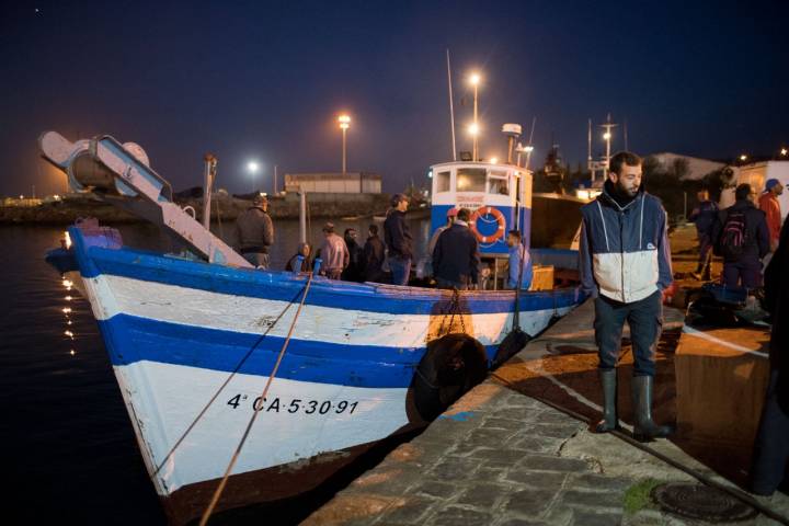 La jornada arranca a las 6 de la mañana, aún de noche.