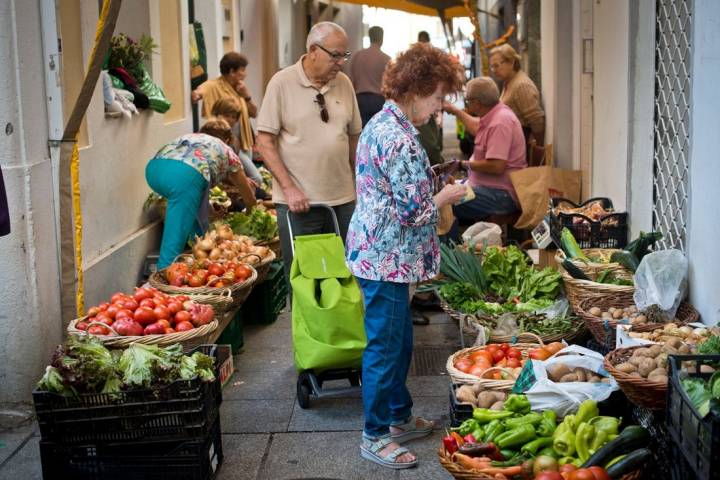 Los atractivos puestos callejeros de las paisanas.