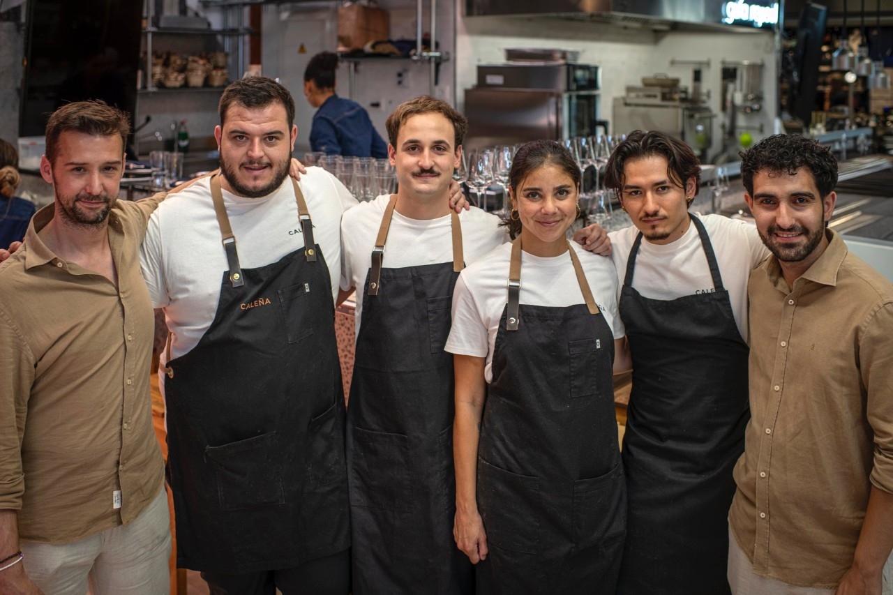 El equipo completo del Fresh! de Caleña en el Mercado Vallehermoso (Madrid).