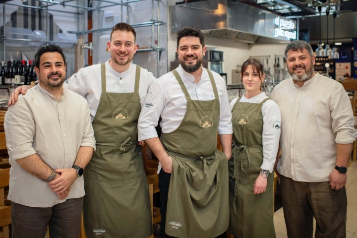 Equipo de Mesón Sabor Andaluz antes de arrancar el primer servicio del pop-up Fresh! 