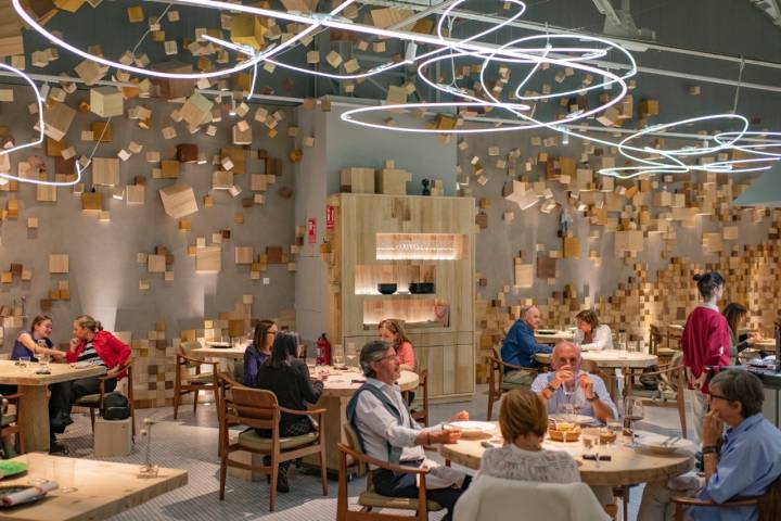 Comedor del restaurante Omeraki de Alberto Chicote