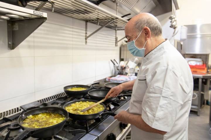 periko sampedro cocina en la taberna de zarate