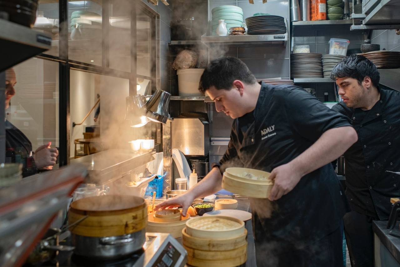 25 años y discípulo de 'El Bohío': el joven chef que agita el barrio de Salamanca