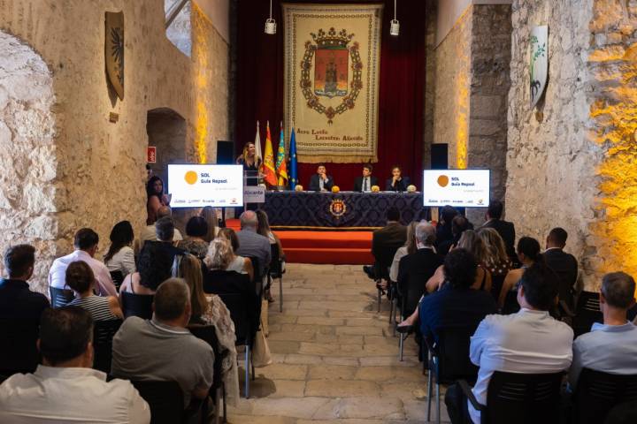 Anuncio de la gala en el Castillo de Santa Bárbara.