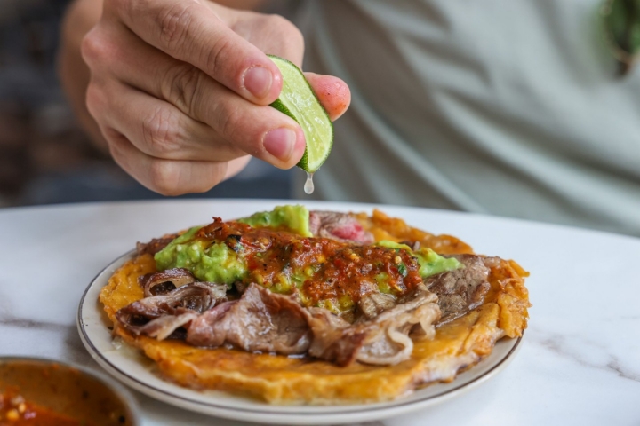 Taco de costra de ribeye de La Once Mil.