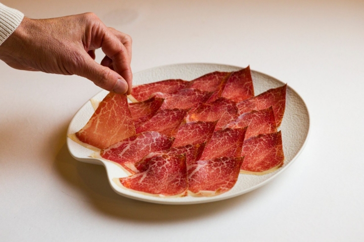 Cecina de wagyu A 5 de un macho castrado de diez años con dos y medio de curación