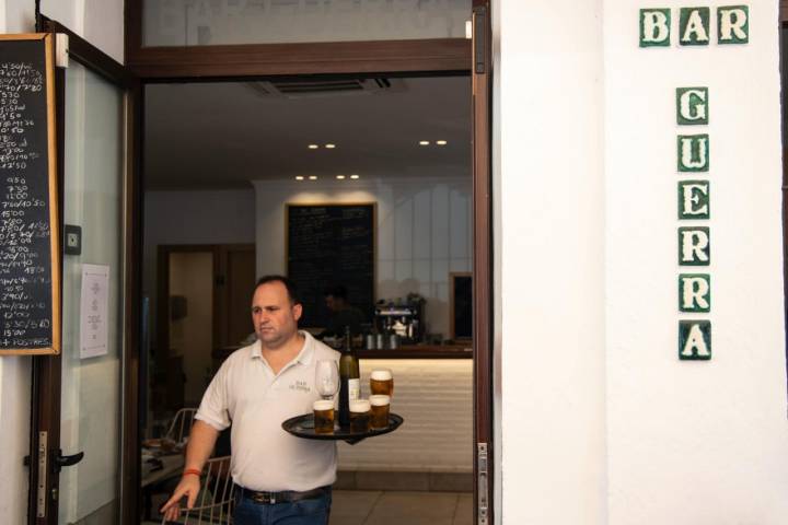 Entrada del Bar Guerra, en San Pedro de Alcántara (Málaga)