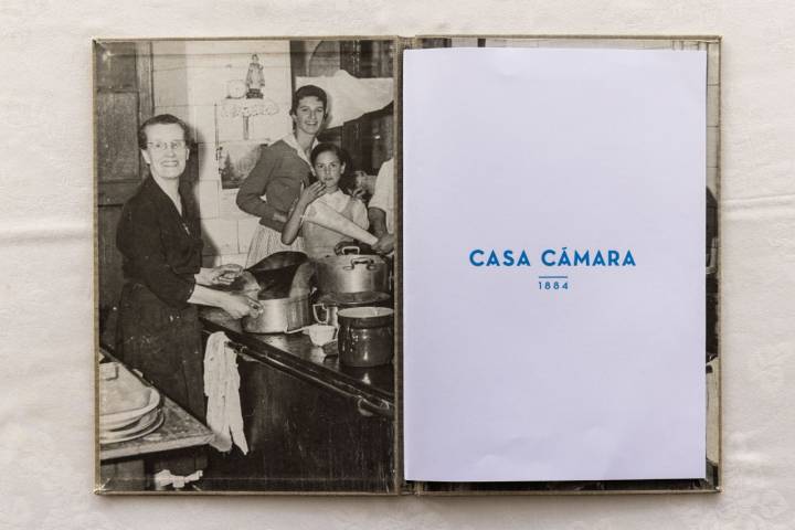 Carta con fotos históricas de 'Casa Cámara'.