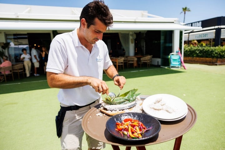 Pescado a la sal del chiringuito Chinini en Chipiona.