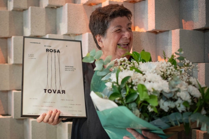 Rosa Tovar durante su comida homenaje