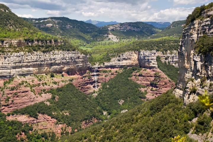 Acantilados de Tavertet, en la provincia de Barcelona. Foto: Shutterstock.