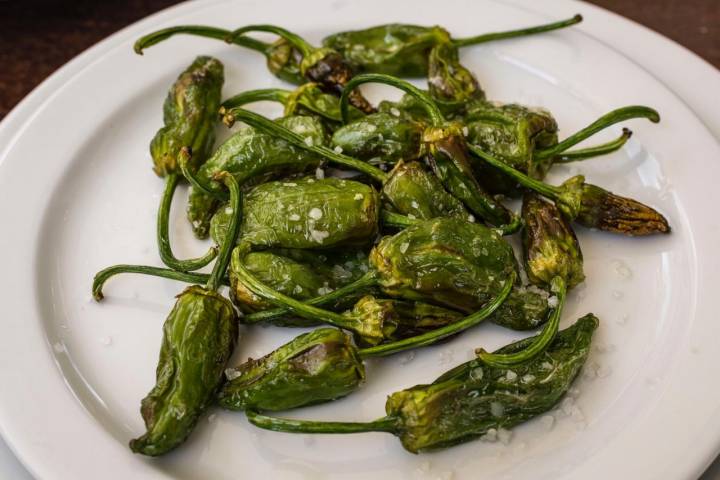 Sitios para comer en el Camino Portugués de la Costa: O Muiño (pimientos de Padrón)