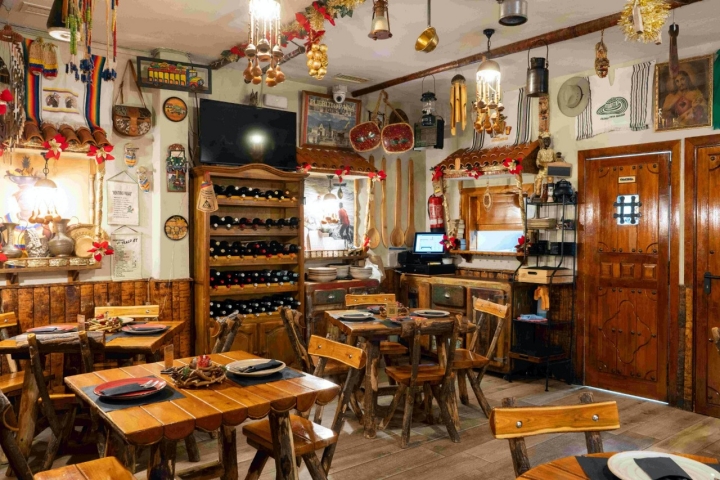 Interior del restaurante La Fonda (Madrid)