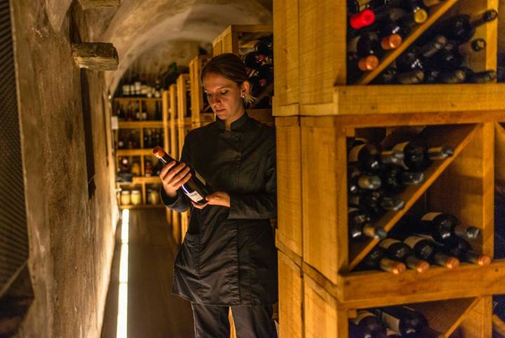 Restaurante 'Les Cols' (historia familiar): Clara Puigvert en bodega