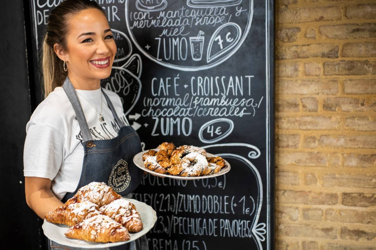 Los 'croissants' de mantequilla y los lazos de almendras son una bendita perdición.