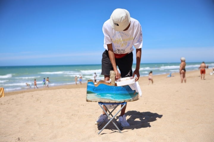 Estos vendedores despiertan el cariño, la melancolía y el recuerdo de muchos gaditanos