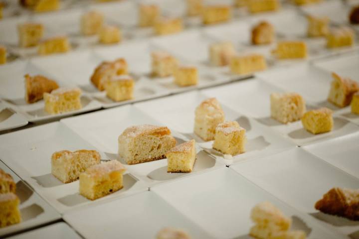 Montando los dulces, la 'proia' y la 'larpeira', más amarilla, parecidos pero no iguales.