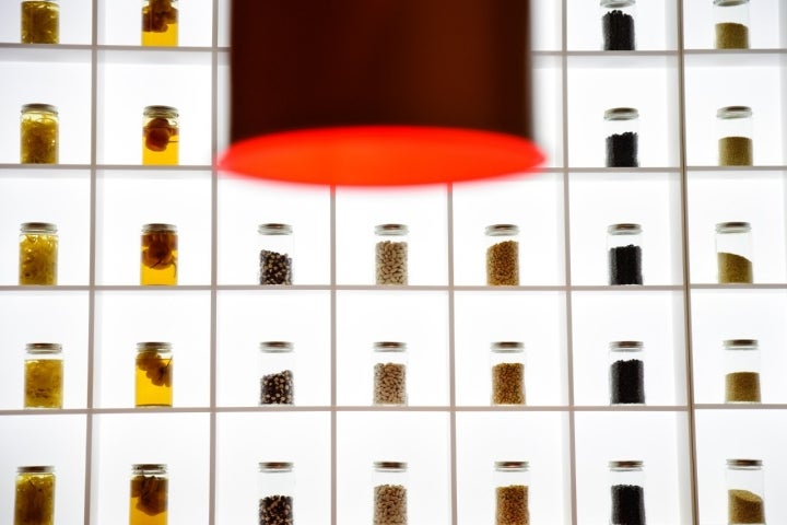 Los tarros que decoran el restaurante Gunnen