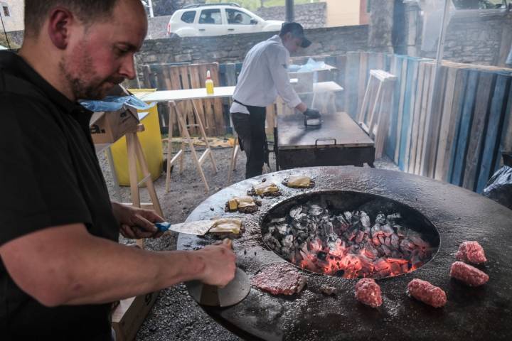 Parrilla en el festival de Haragi.