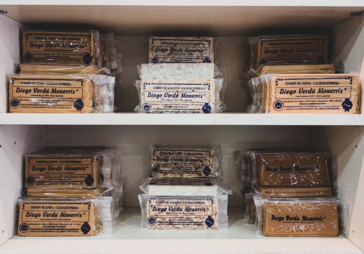 Los turrones, artesanos, se elaboran siguiendo recetas tradicionales.