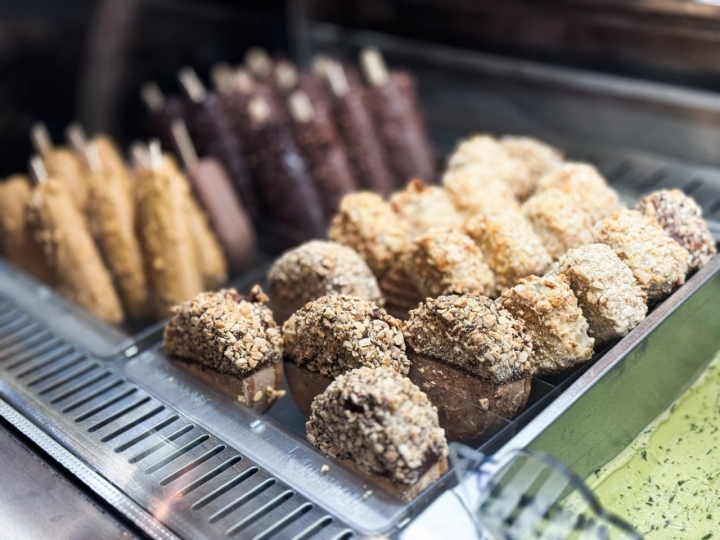 Bombones helados de distintos sabores.