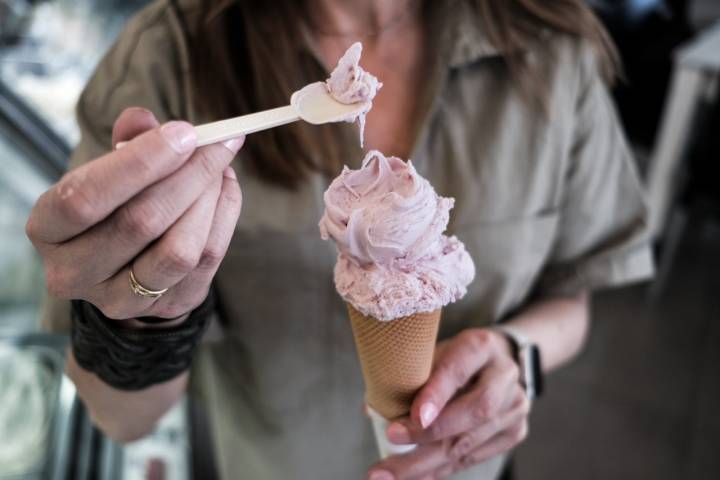 El helado de fresa lleva un 40% de fresa.