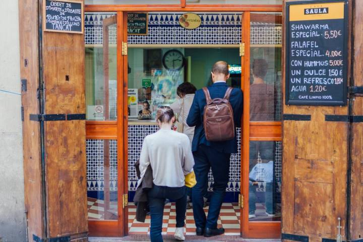 Entrada a 'El Cocinero de Damasco' desde el Carrer de Palau.