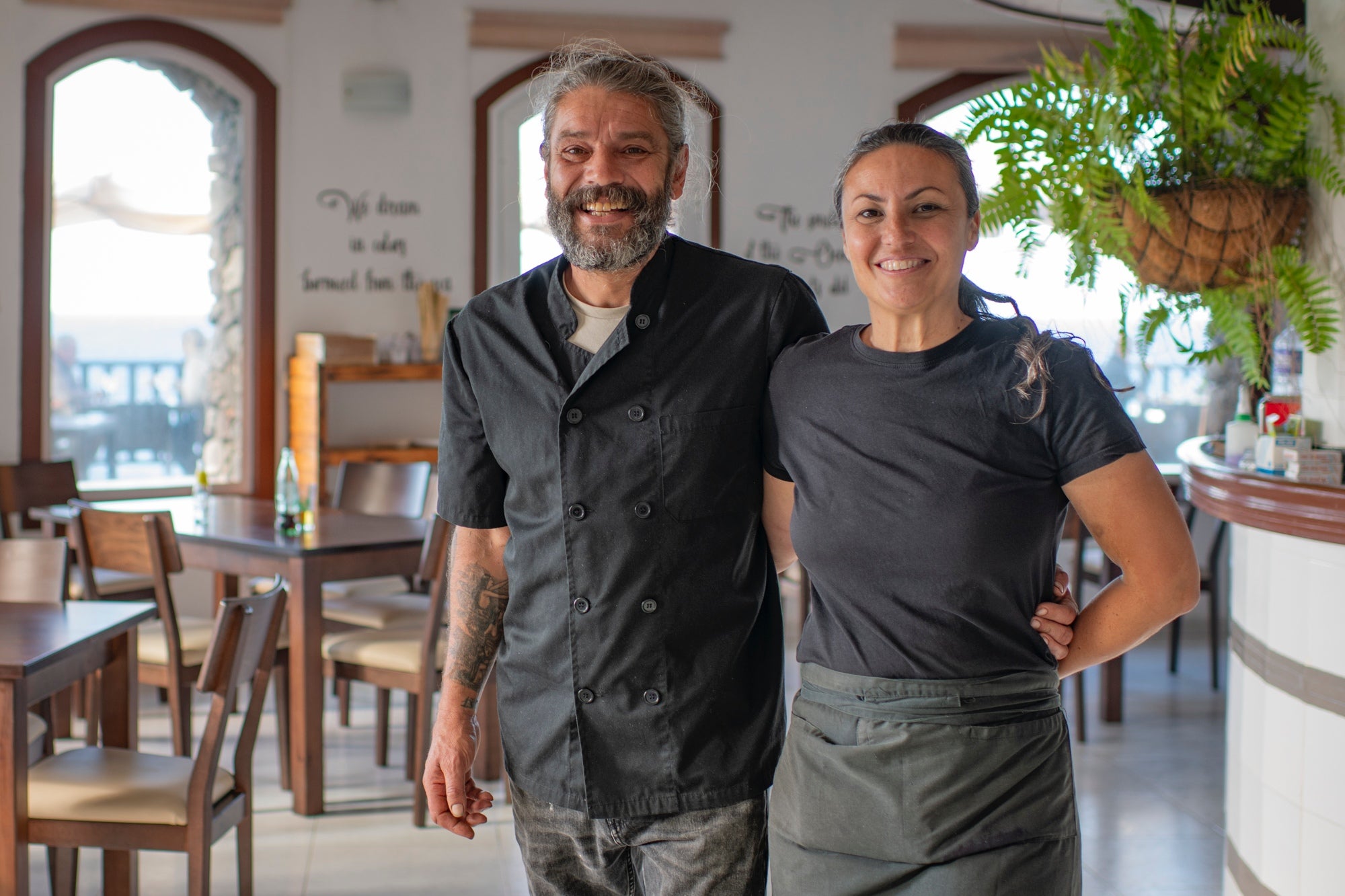 El pescador palmero que cocina atún rojo frente a la Fajana