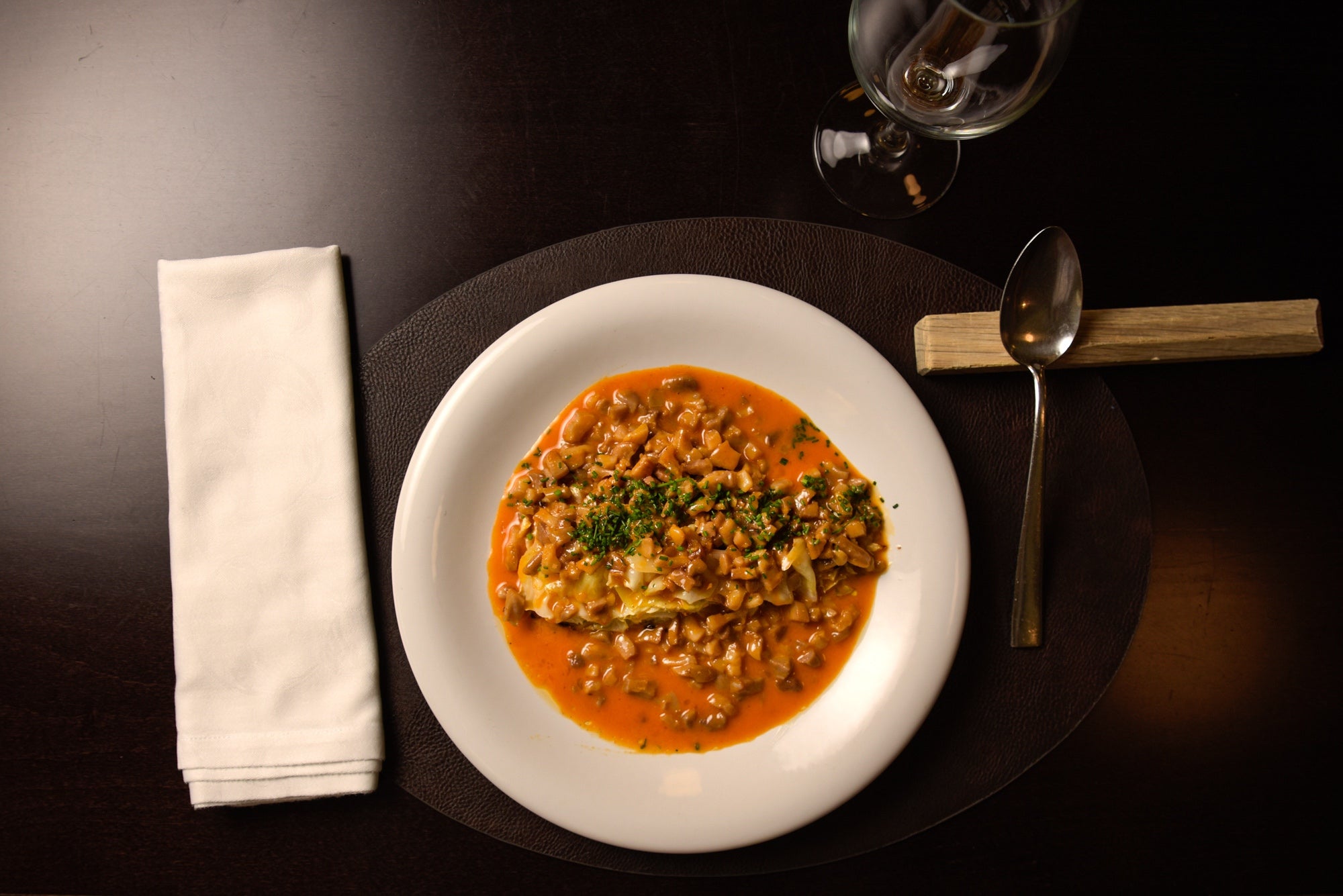 Repollo corazón de boi con morro guisado.