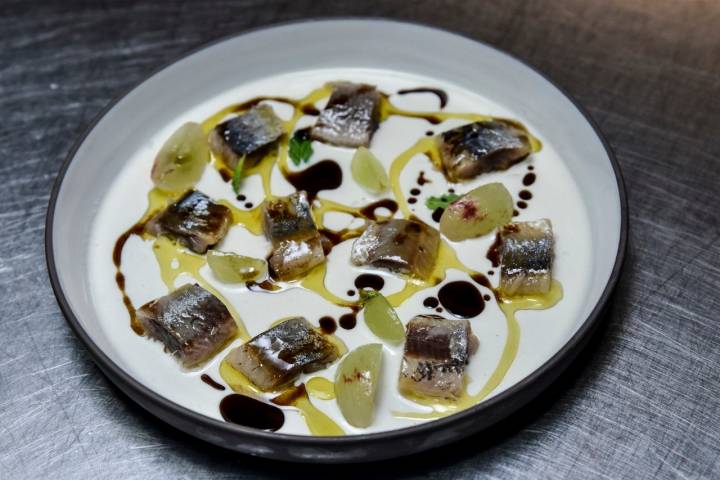 Sardinas con ajoblanco, perfectas para abrir boca. 'Lobito de mar'.