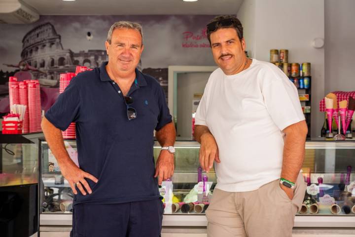 Rafael García junto al chef Xanty Elías.