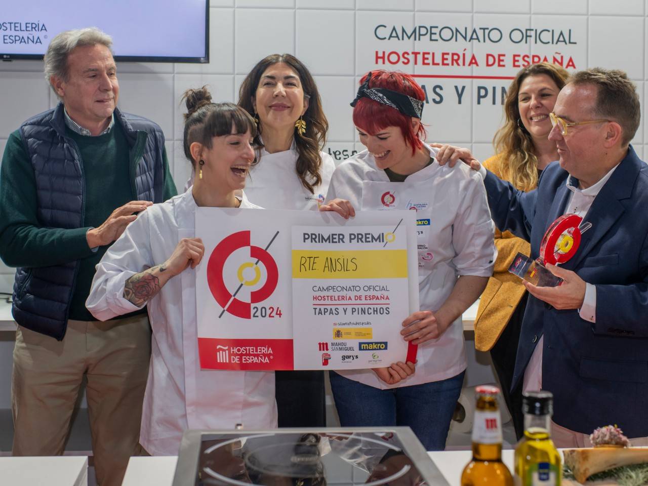 GANADORA: Iris Jordán Martín del Restaurante Ansils, con su tapa ‘Bombón de escabeche de paloma’